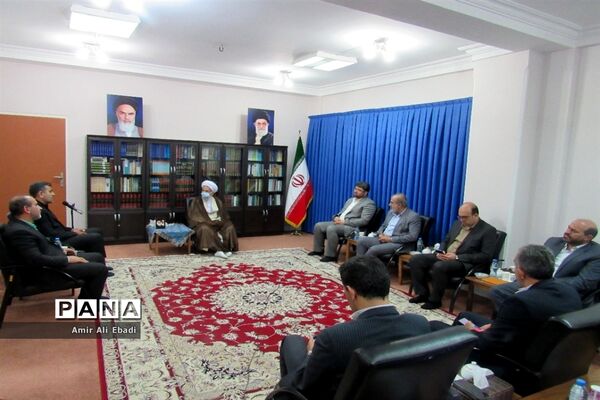 دیدار رئیس سازمان تامین اجتماعی با نماینده ولی فقیه