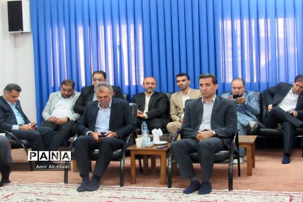 دیدار رئیس سازمان تامین اجتماعی با نماینده ولی فقیه