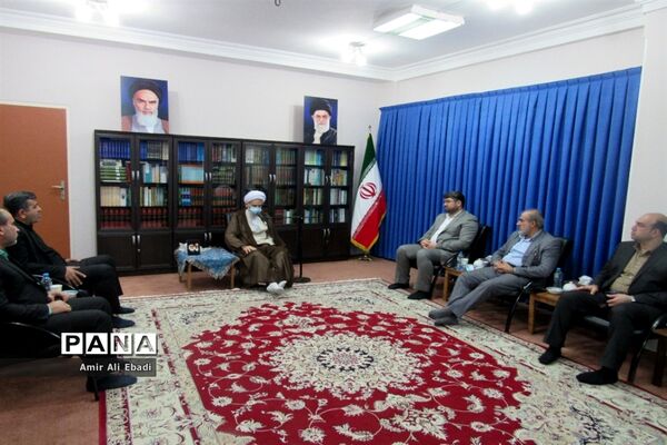 دیدار رئیس سازمان تامین اجتماعی با نماینده ولی فقیه