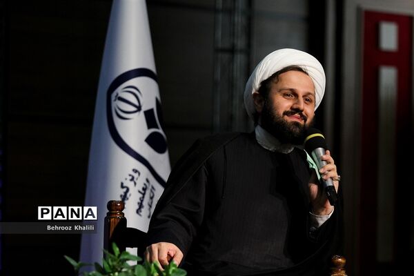 آیین اختتامیه دومین جشنواره معلمان مولف