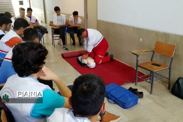 برگزاری کلاس‌های آموزشی کمک‌های اولیه در مدرسه سما رودهن