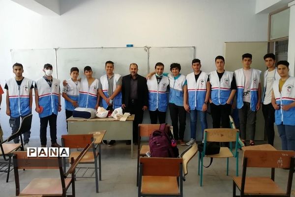 برگزاری کلاس‌های آموزشی کمک‌های اولیه در مدرسه سما رودهن