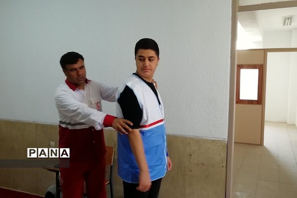برگزاری کلاس‌های آموزشی کمک‌های اولیه در مدرسه سما رودهن