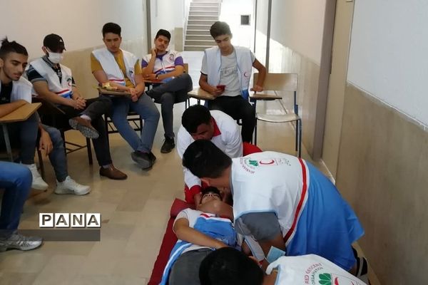 برگزاری کلاس‌های آموزشی کمک‌های اولیه در مدرسه سما رودهن