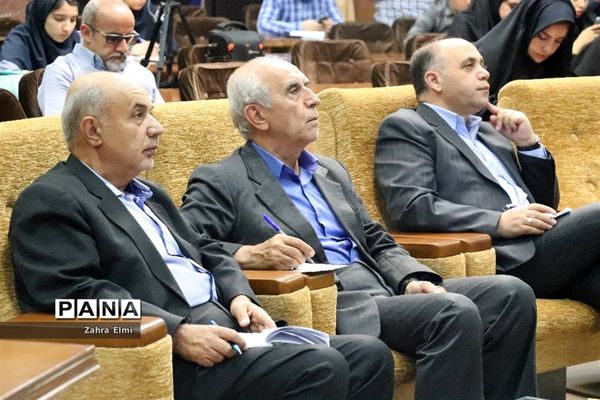 نشست خبری مدیرکل فرهنگ و ارشاد اسلامی آذربایجان شرقی با اصحاب رسانه