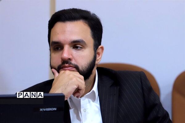 نشست معاون آموزش متوسطه وزیر آموزش و پرورش با اصحاب رسانه