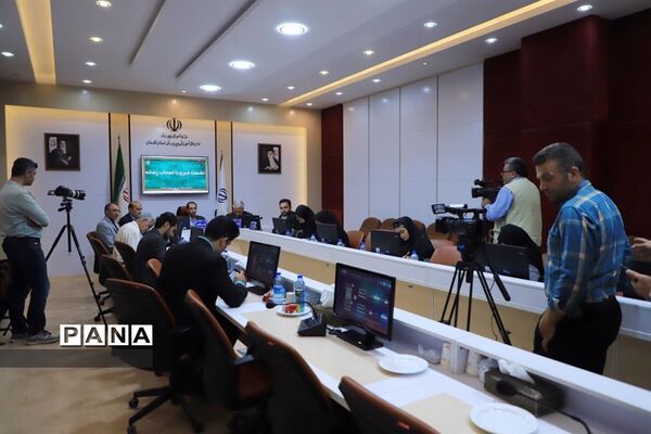 نشست معاون آموزش متوسطه وزیر آموزش و پرورش با اصحاب رسانه