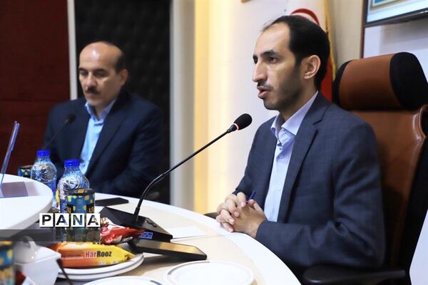 نشست معاون آموزش متوسطه وزیر آموزش و پرورش با اصحاب رسانه