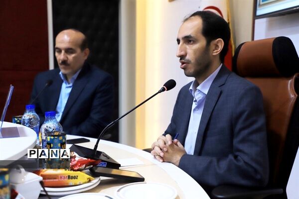 نشست معاون آموزش متوسطه وزیر آموزش و پرورش با اصحاب رسانه