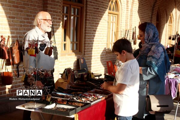 جمعه بازار صنایع دستی در تبریز