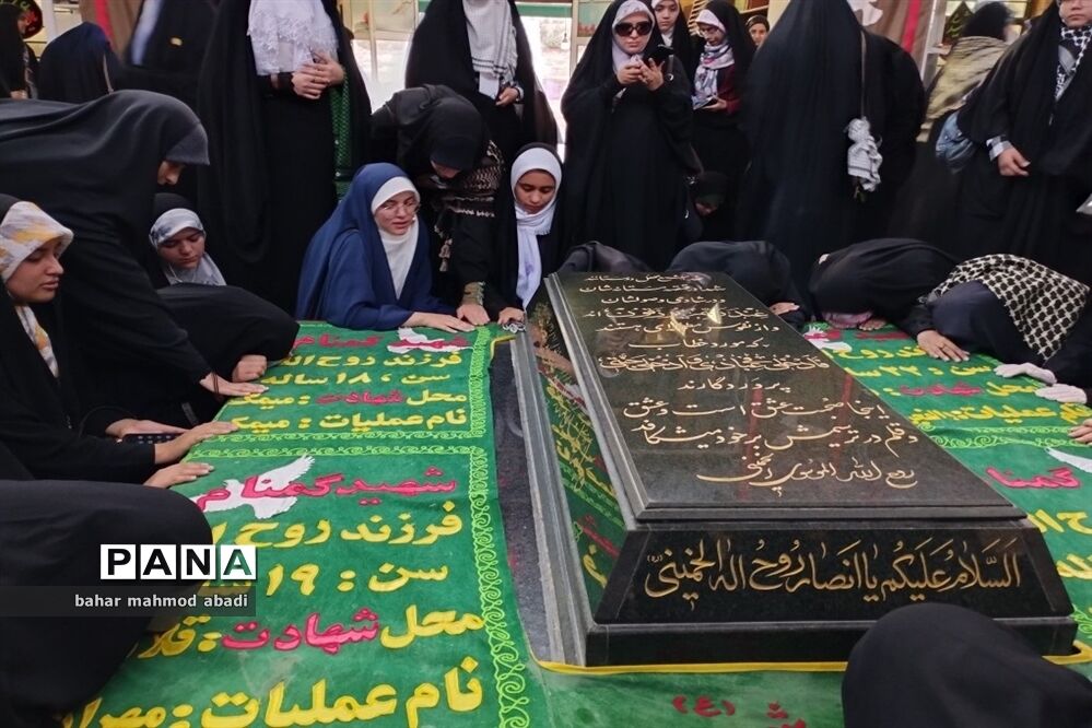 حضور دانش‌آموزان در یادواره شهدای دانش‌آموزی بازی دراز