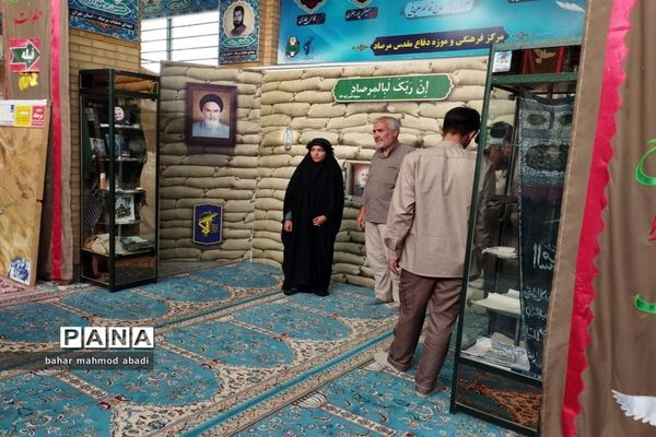 حضور دانش‌آموزان در یادواره شهدای دانش‌آموزی بازی دراز