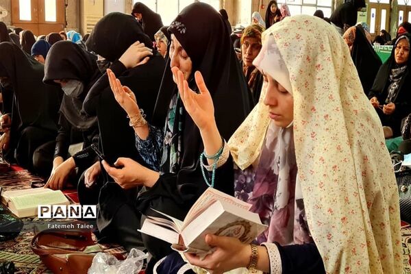 آیین دعای پر فیض عرفه در اهواز