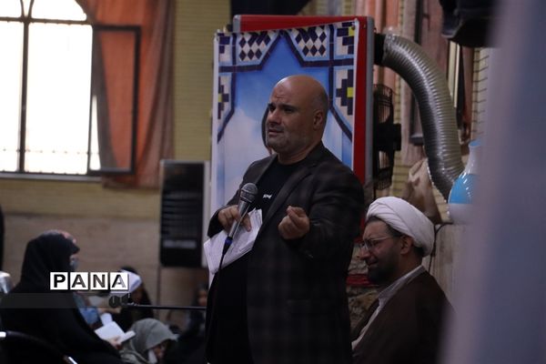 دست‌های التماس