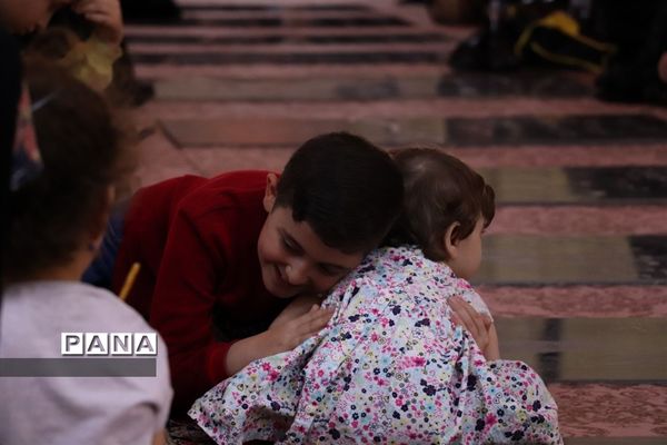 دست‌های التماس