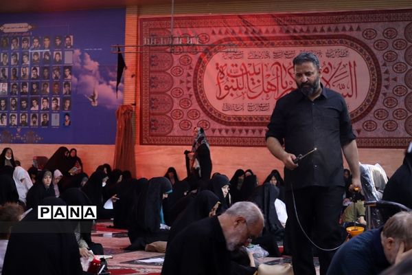 دست‌های التماس