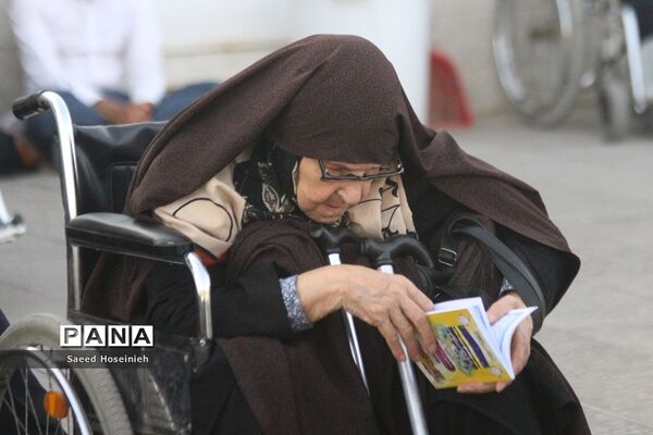 برگزاری مراسم دعای عرفه در حرم حضرت معصومه(س)