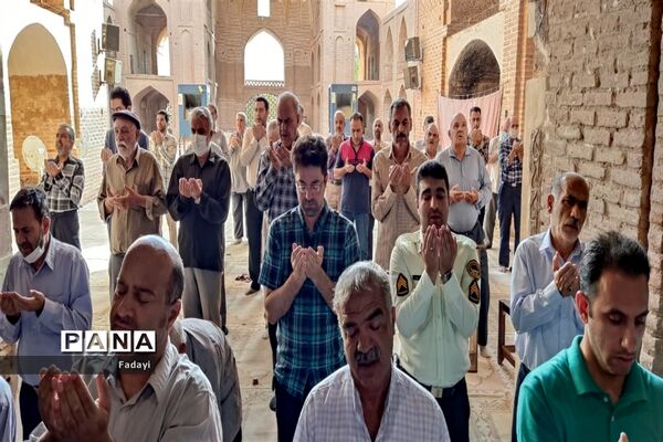 برگزاری نماز عید قربان در اردستان