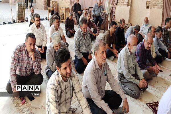 برگزاری نماز عید قربان در اردستان