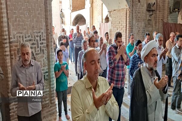 برگزاری نماز عید قربان در اردستان