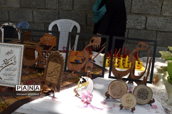 نمایشگاه دست سازه‌ها در بهنمیر