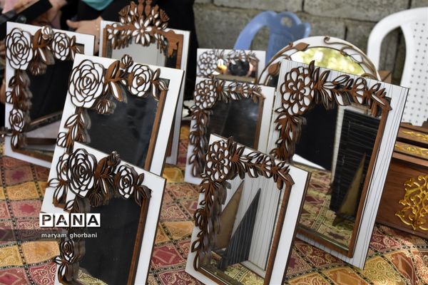 نمایشگاه دست سازه‌ها در بهنمیر