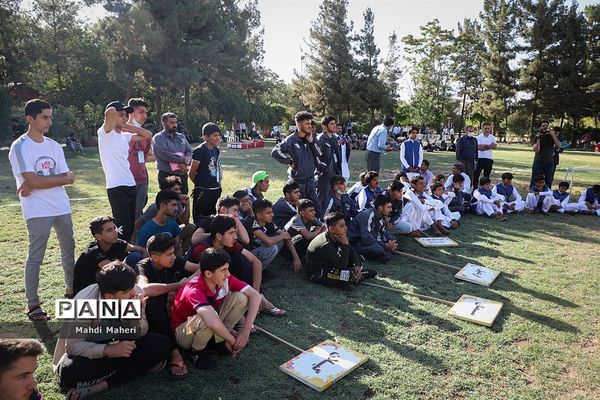 برگزاری کلاس‌ها و دوره‌های آموزشی ویژه دانش‌آموزان عشایر کشور در اردوگاه ثامن الحجج مشهد مقدس