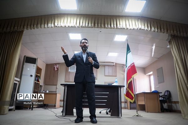 برگزاری کلاس‌ها و دوره‌های آموزشی ویژه دانش‌آموزان عشایر کشور در اردوگاه ثامن الحجج مشهد مقدس