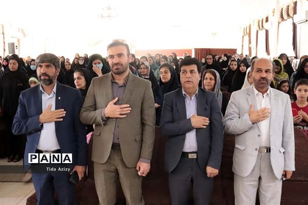 تقدیر از برگزیدگان جشنواره فرهنگی هنری فردا در آباده