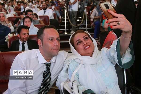 مراسم ازدواج ۱۱۴ زوج معلول همزمان با عید قربان در برج میلاد