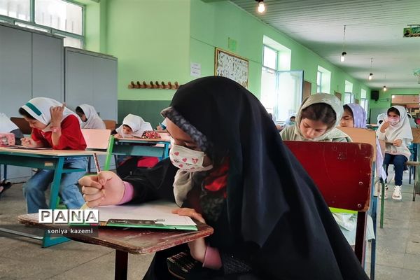 آزمون کتابخوانی دانش‌آموزی در ساری