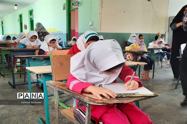 آزمون کتابخوانی دانش‌آموزی در ساری
