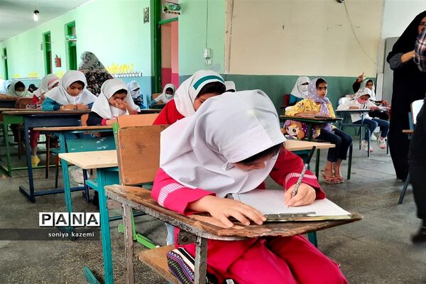 آزمون کتابخوانی دانش‌آموزی در ساری