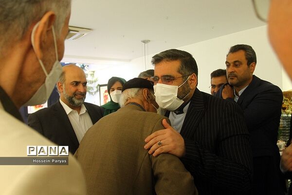 بازدید وزیر فرهنگ و ارشاد اسلامی از نمایشگاه خوشنویسی جلیل رسولی