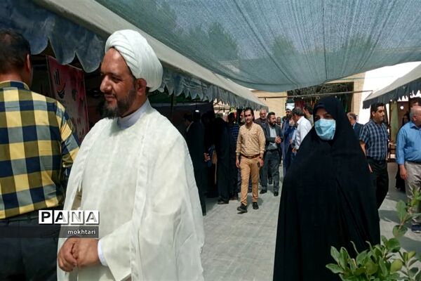 نمایشگاه عفاف و حجاب سازمان دانش‌آموزی فلاورجان