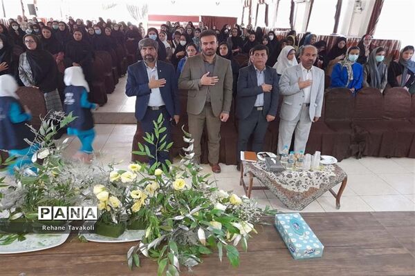 افتتاح نمایشگاه دستاوردهای دانش‌آموزان فرهنگی هنری در آباده