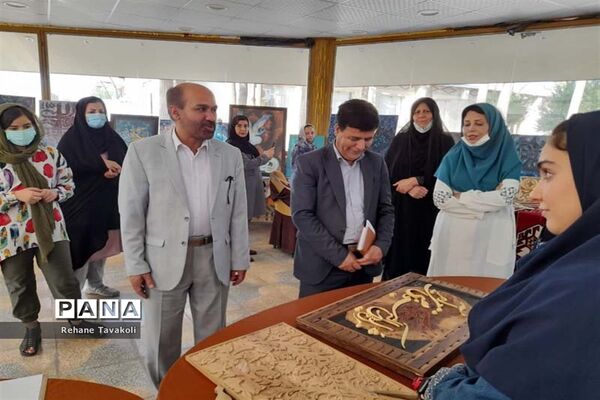 افتتاح نمایشگاه دستاوردهای دانش‌آموزان فرهنگی هنری در آباده