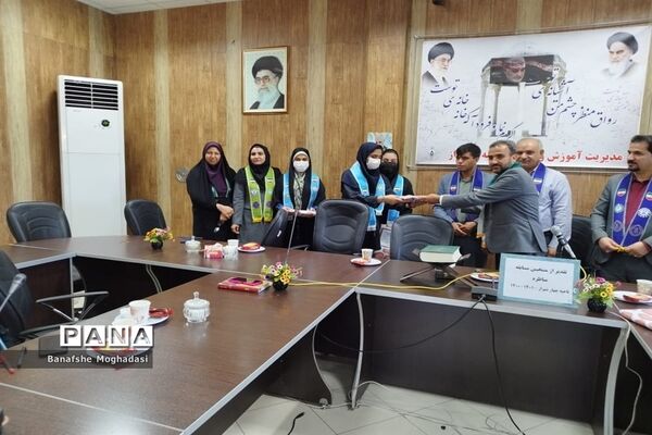 جلسه مجمع اعضا و مربیان و هیات رئیسه مجلس دانش‌آموزی ناحیه ۴ شیراز