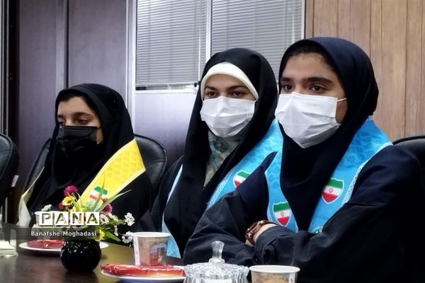 جلسه مجمع اعضا و مربیان و هیات رئیسه مجلس دانش‌آموزی ناحیه ۴ شیراز