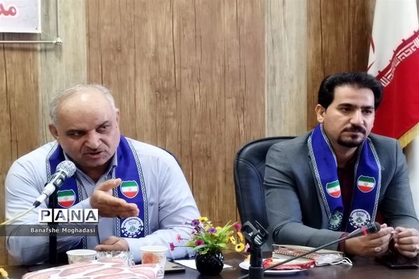 جلسه مجمع اعضا و مربیان و هیات رئیسه مجلس دانش‌آموزی ناحیه ۴ شیراز