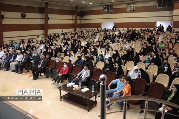 محفل انس با قرآن با عنوان آیه‌های غدیر در آباده