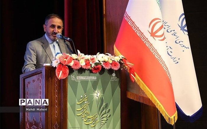 هدف از دیدارهای مردمی، تسهیل‌گری و گره‌گشایی از مشکلات مردم است