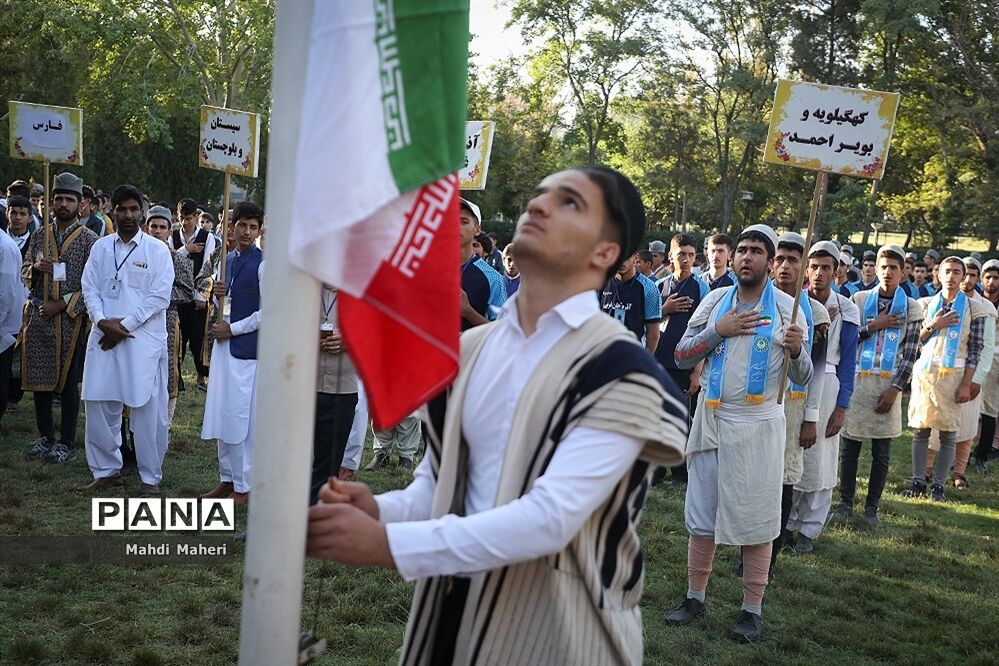 صبحگاه بیست و یکمین اردوی کشوری دانش‌آموزان پسر عشایر