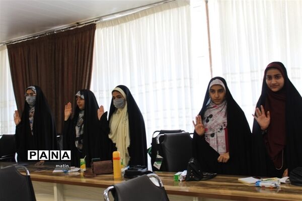 مراسم افتتاحیه مجلس دانش‌آموزی در آموزش و پرورش ناحیه 2 استان کرمان