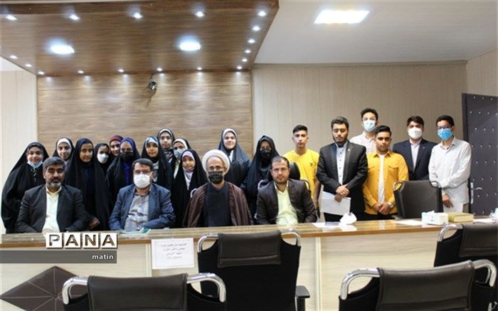 دانش‌آموزان باید مهارت نقادی و مطالبه‌گری را فرا بگیرند