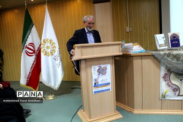 جشن رونمایی از 14 اثر محمد حسین زنگویی