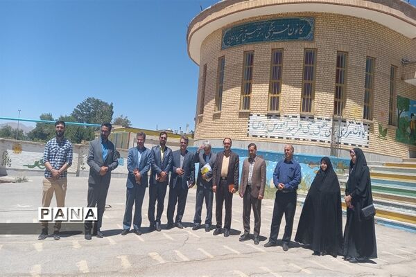 بازدید معاون پرورشی و فرهنگی اداره‌کل آموزش و پرورش استان اصفهان از مدارس شهرستان فریدن