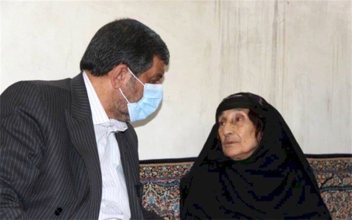 دیدار وزیر میراث‌فرهنگی با دو خانواده شهید قلندریان و احمدی