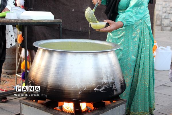 برپایی جشنواره اقوام ایران زمین در گذر حافظیه شیراز