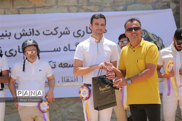 برگزاری مسابقات پرش با اسب در باشگاه ذوالجناح